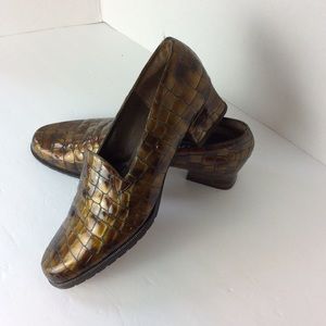 Prevata Italian Leather Croc Loafers. Size 8B